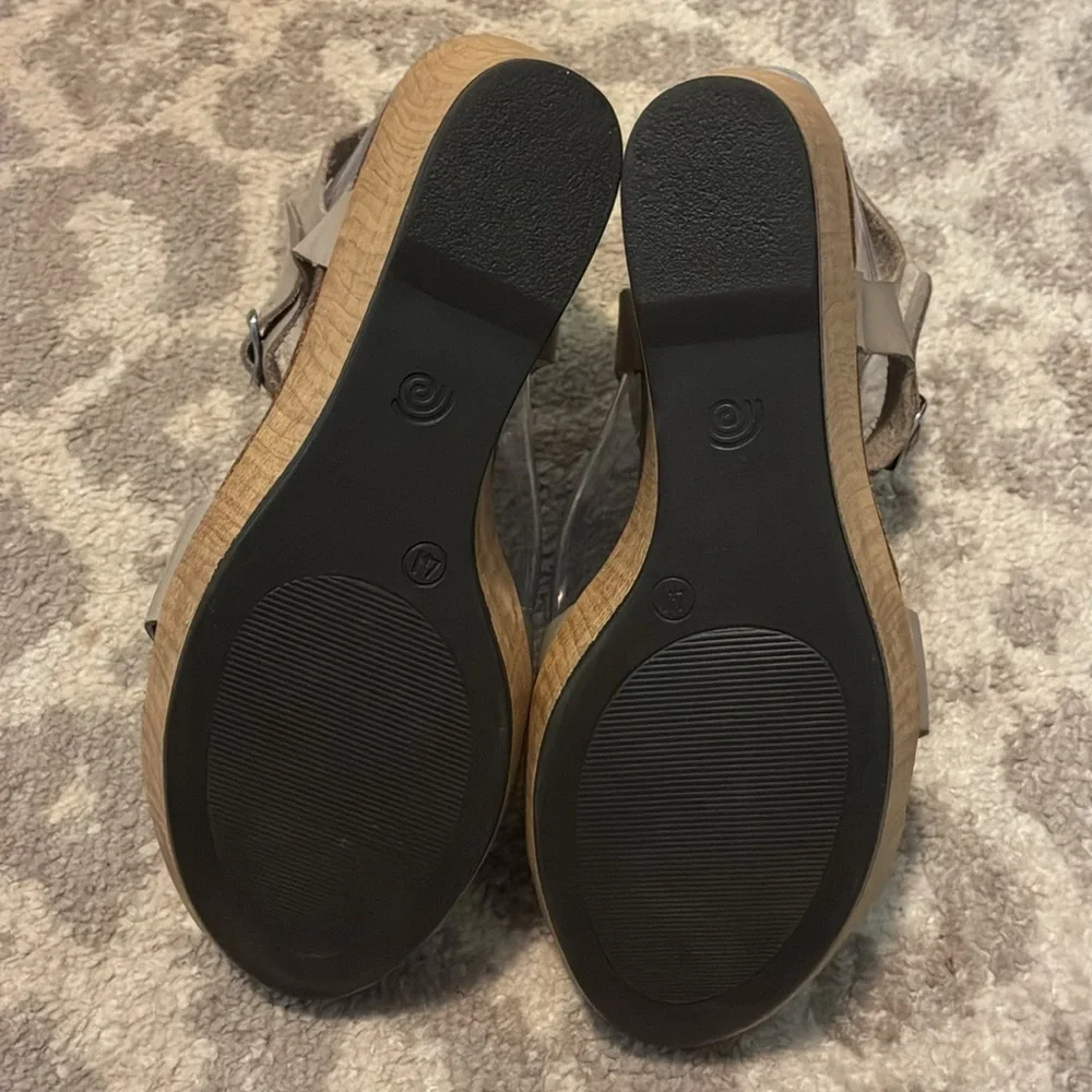 Biostep Beige Leather Floral Wedges